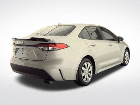 Used 2025 Toyota Corolla LE FWD image 18
