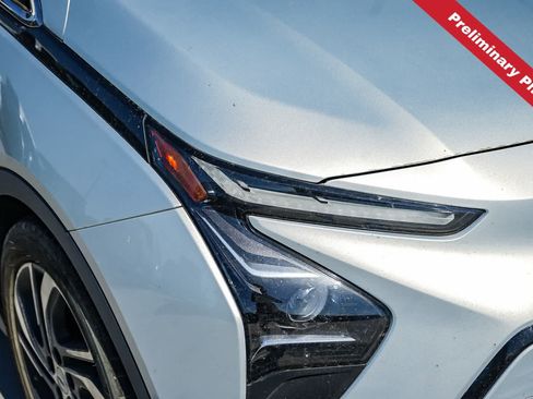 Used 2023 Chevrolet Bolt LT w/ Infotainment Package FWD image 4