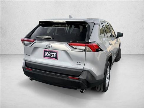Used 2024 Toyota RAV4 LE AWD/4WD image 5