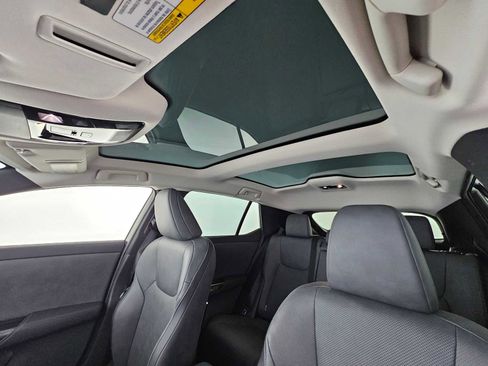 Used 2023 Lexus RZ 450e Premium image 22