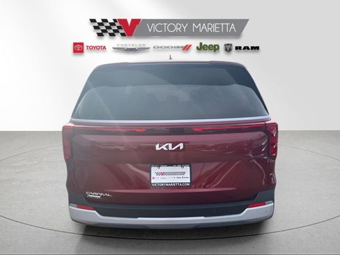 Used 2025 Kia Carnival LXS image 4