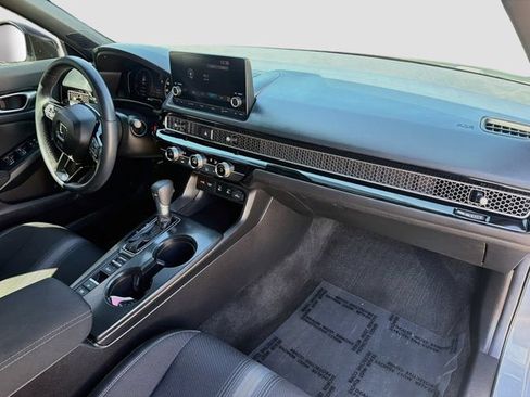 Used 2025 Honda Civic Sport image 27