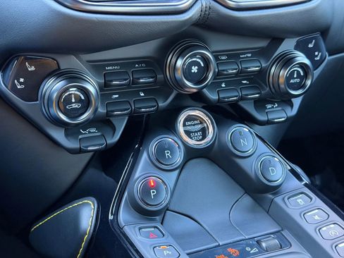 Used 2019 Aston Martin V8 Vantage Coupe image 24