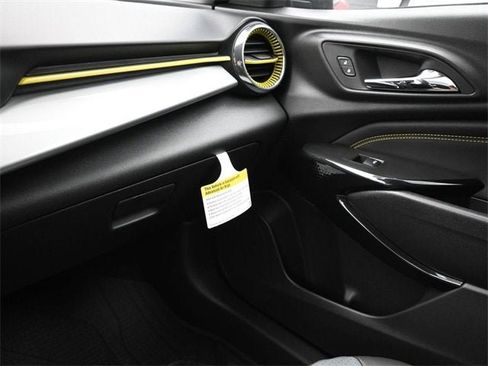 New 2026 Chevrolet Trax LT w/ Driver Confidence Package image 29