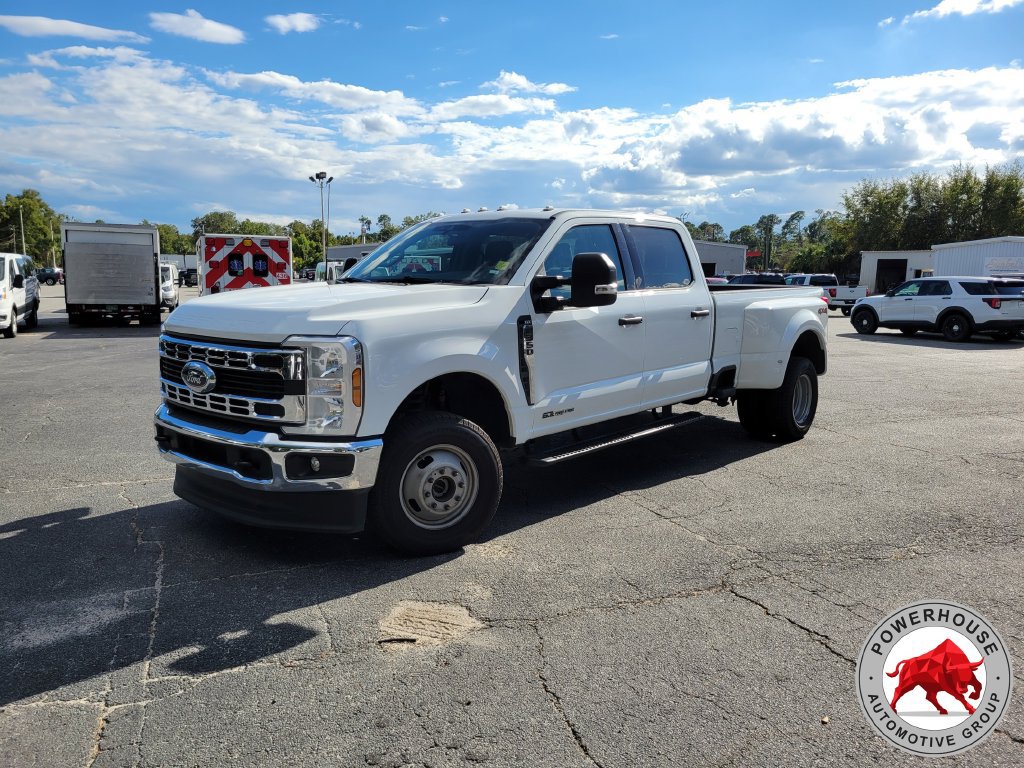 Used 2025 Ford F350 XLT AWD/4WD image 2