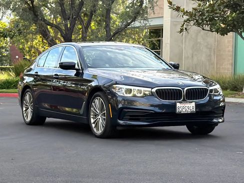 Used 2020 BMW 530e w/ Convenience Package RWD image 2