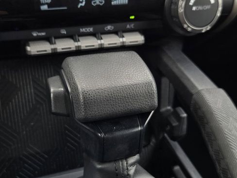 Used 2024 Toyota Tacoma SR5 AWD/4WD image 20