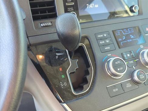 Certified 2020 Toyota Sienna LE FWD image 19