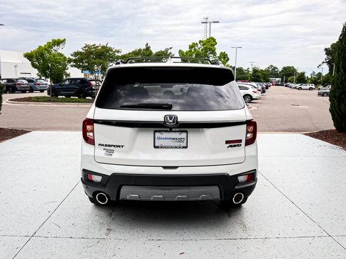 Used 2025 Honda Passport TrailSport image 9