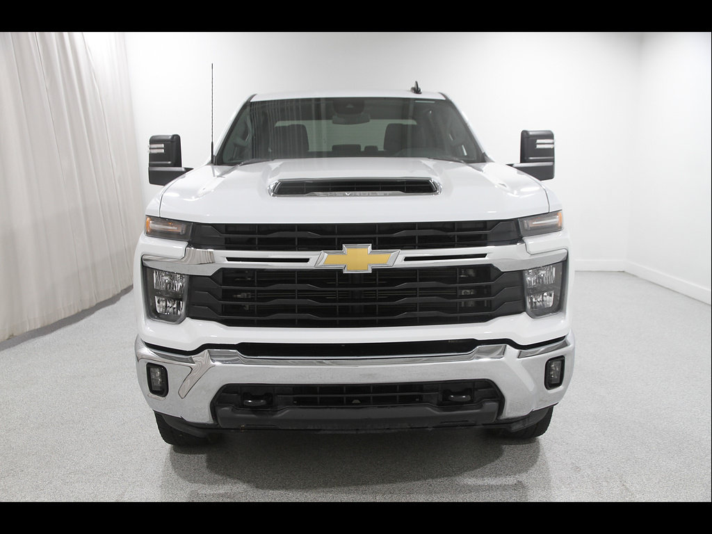 Used 2026 Chevrolet Silverado 2500 LT AWD/4WD image 2