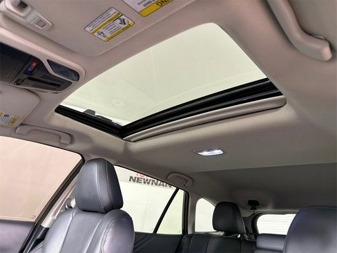 Used 2024 Subaru Outback Touring XT image 2