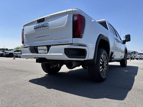 New 2026 GMC Sierra 2500 Denali Ultimate AWD/4WD image 10