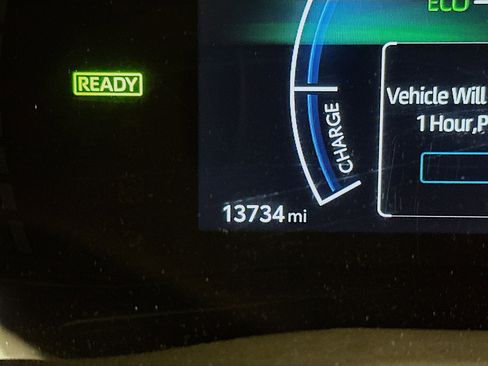 Used 2025 Toyota Camry LE image 19