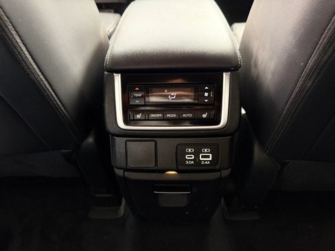 Used 2023 Subaru Ascent Limited AWD/4WD image 25