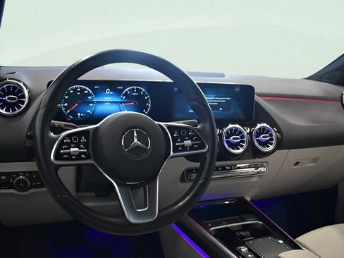 Used 2021 Mercedes-Benz GLA 250 4MATIC image 23