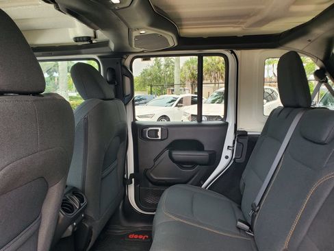 Used 2024 Jeep Wrangler Unlimited Sport AWD/4WD image 11