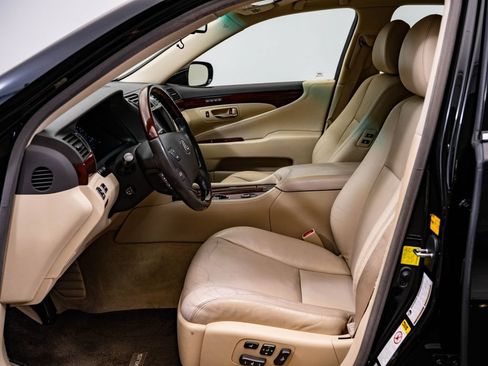 Used 2011 Lexus LS 460 AWD w/ Luxury Value Edition image 23