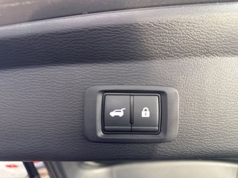 Used 2023 Mitsubishi Outlander SE image 19