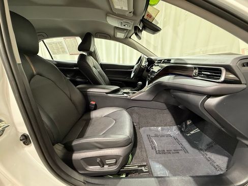 Certified 2020 Toyota Camry XLE w/ Carpet Mat Package FWD image 19