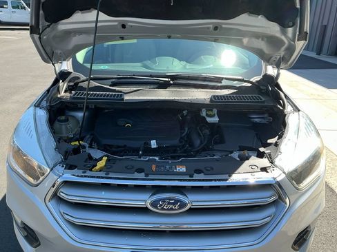 Used 2017 Ford Escape SE AWD/4WD image 24