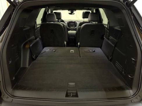 Used 2023 Chevrolet Traverse RS AWD/4WD image 14