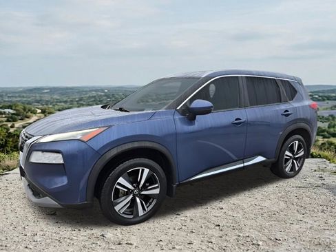 Used 2021 Nissan Rogue SL w/ Premium Package image 3