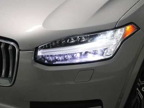 Used 2023 Volvo XC90 B5 Plus image 59