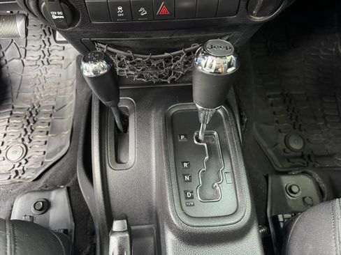 Used 2016 Jeep Wrangler Unlimited Sport AWD/4WD image 18