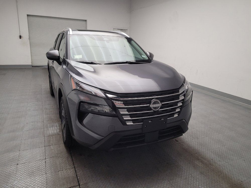 Used 2025 Nissan Rogue SV w/ SV Premium Package FWD image 14