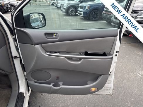 Used 2008 Toyota Sienna CE image 10