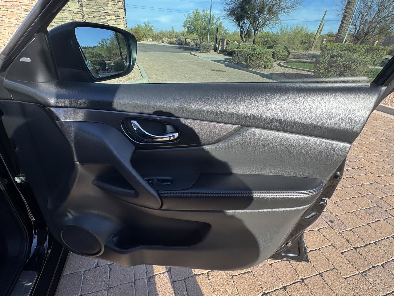 Used 2018 Nissan Rogue SV FWD image 23