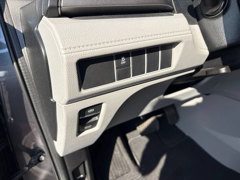 Used 2018 Honda Odyssey LX image 18