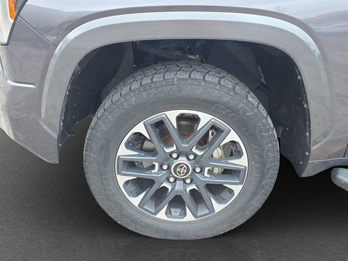 Used 2022 Toyota Tundra Limited w/ Power Package AWD/4WD image 4