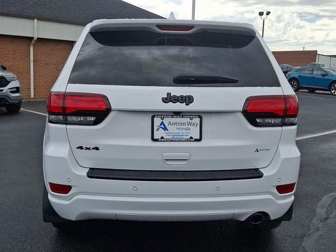 Used 2020 Jeep Grand Cherokee Altitude AWD/4WD image 5