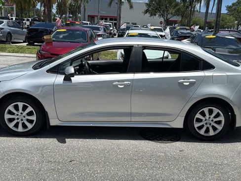 Certified 2025 Toyota Corolla LE FWD image 4