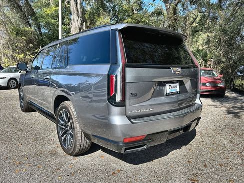 Used 2021 Cadillac Escalade ESV Sport w/ Driver Assist Tech Package image 4