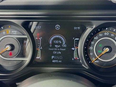 Used 2025 Jeep Gladiator Mojave w/ Convenience Group AWD/4WD image 14