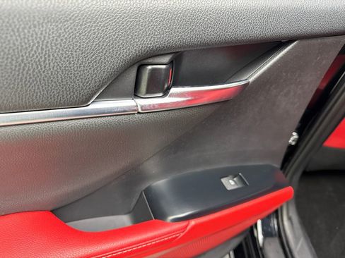 Used 2019 Toyota Camry XSE image 38