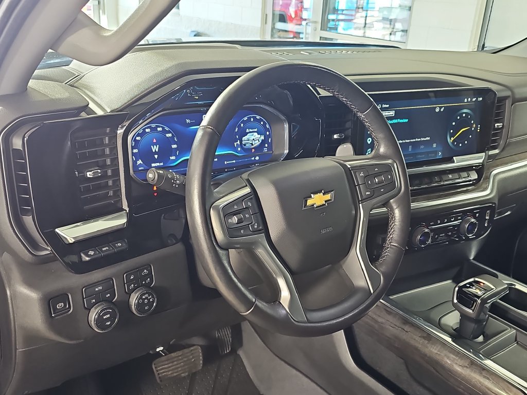 Certified 2022 Chevrolet Silverado 1500 LTZ w/ Technology Package AWD/4WD image 19