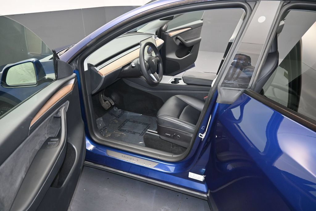 Used 2023 Tesla Model Y Long Range AWD/4WD image 13