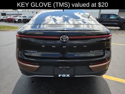 Used 2023 Toyota Crown Platinum AWD/4WD image 8