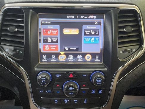 Used 2015 Jeep Grand Cherokee Overland w/ Advanced Technology Group AWD/4WD image 16