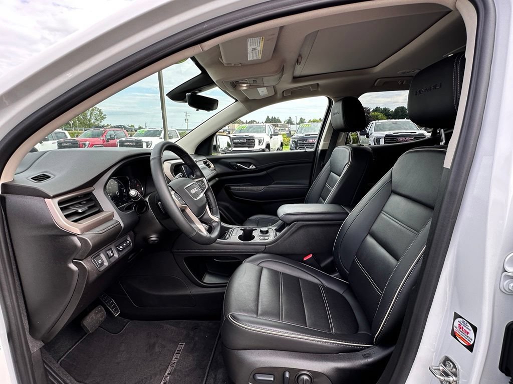 Certified 2023 GMC Acadia Denali w/ Denali Ultimate Package AWD/4WD image 18