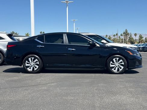 Used 2025 Nissan Altima 2.5 S image 2