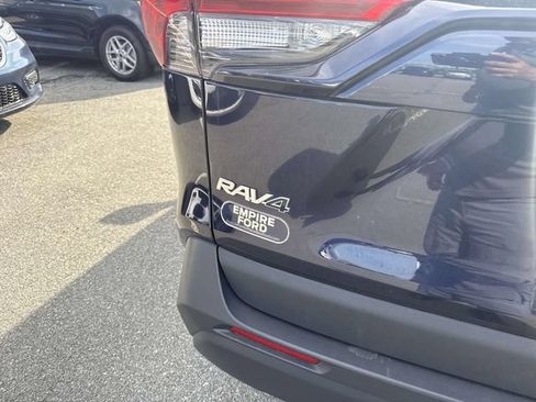 Used 2025 Toyota RAV4 XLE AWD/4WD image 5