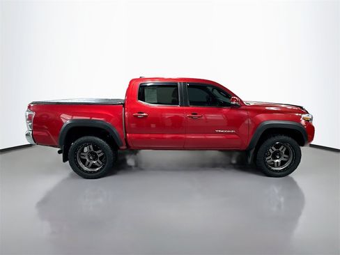 Used 2020 Toyota Tacoma TRD Off-Road image 10