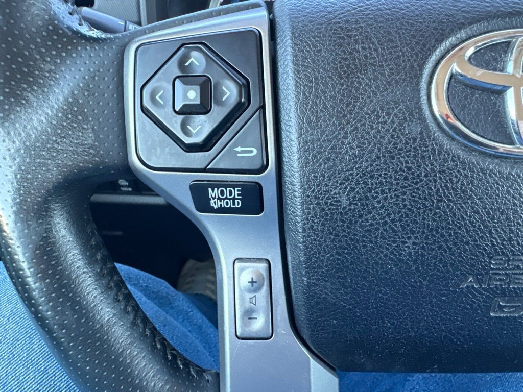 Used 2016 Toyota 4Runner SR5 AWD/4WD image 23