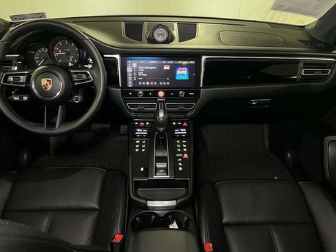 Used 2026 Porsche Macan AWD/4WD image 26