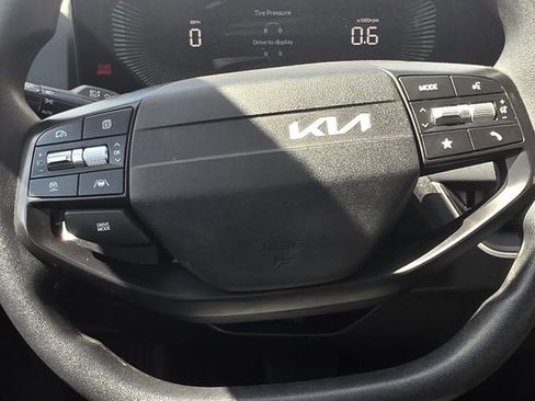 Used 2025 Kia K4 FWD image 23