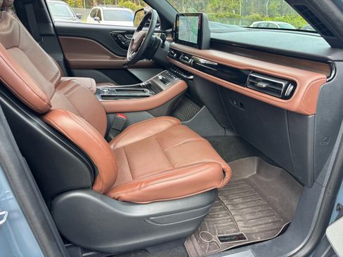 Used 2025 Lincoln Aviator Reserve w/ Equipment Group 201A image 24